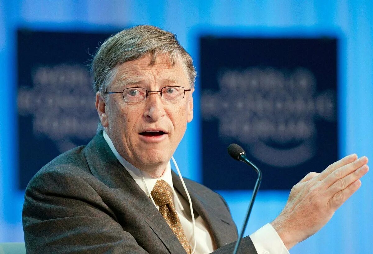 Билл Гейтс. Билл Гейтс фото. Билла Гейтса хоррор. Потратить доллары билла гейтса
