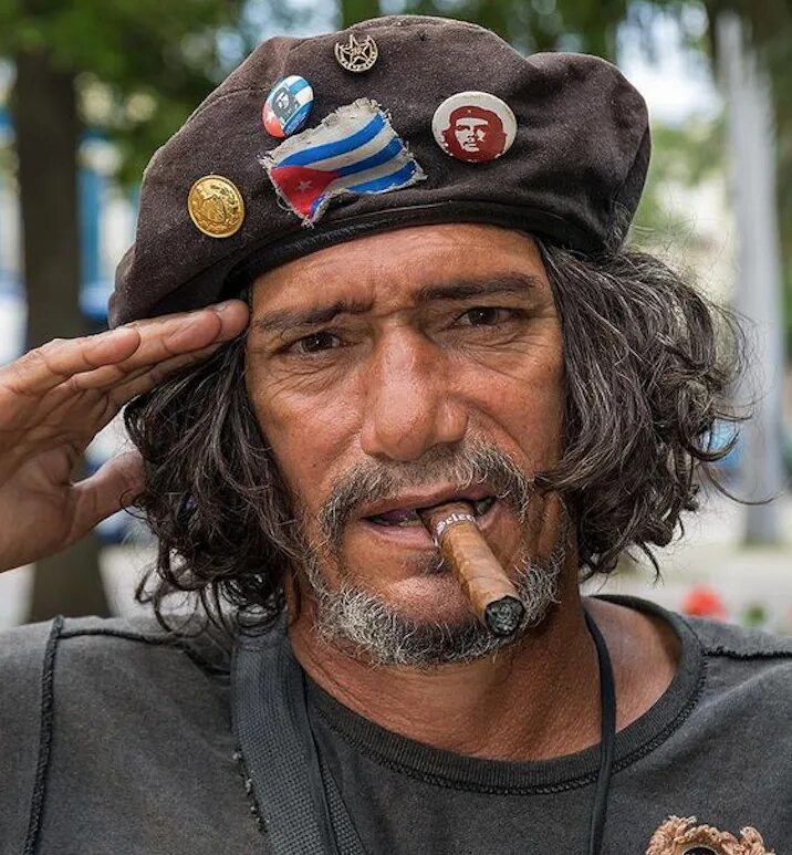 Кубинские мужчины. Кубинец Гуевара. Кубинец с сигарой. Куба люди.