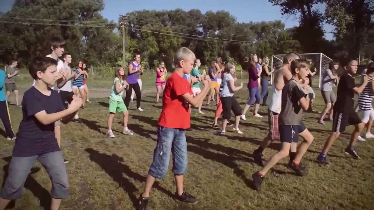 Флэшмобы для детей в лагере. Танец для детей в лагере. Флэшмоб для лагеря для детей. Танцевальный флешмоб для детей. Флешмоб для детей в лагере легкий.