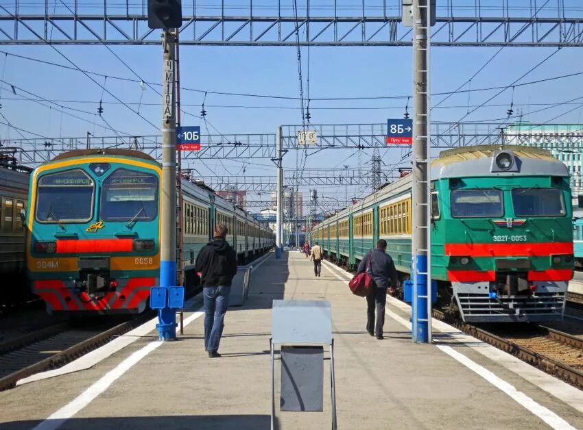 Есть ли поезд новосибирск. Станции электричек Новосибирск. Новосибирск вокзал электрички. Пригородные поезда Новосибирск. Пригородные электрички Новосибирск.