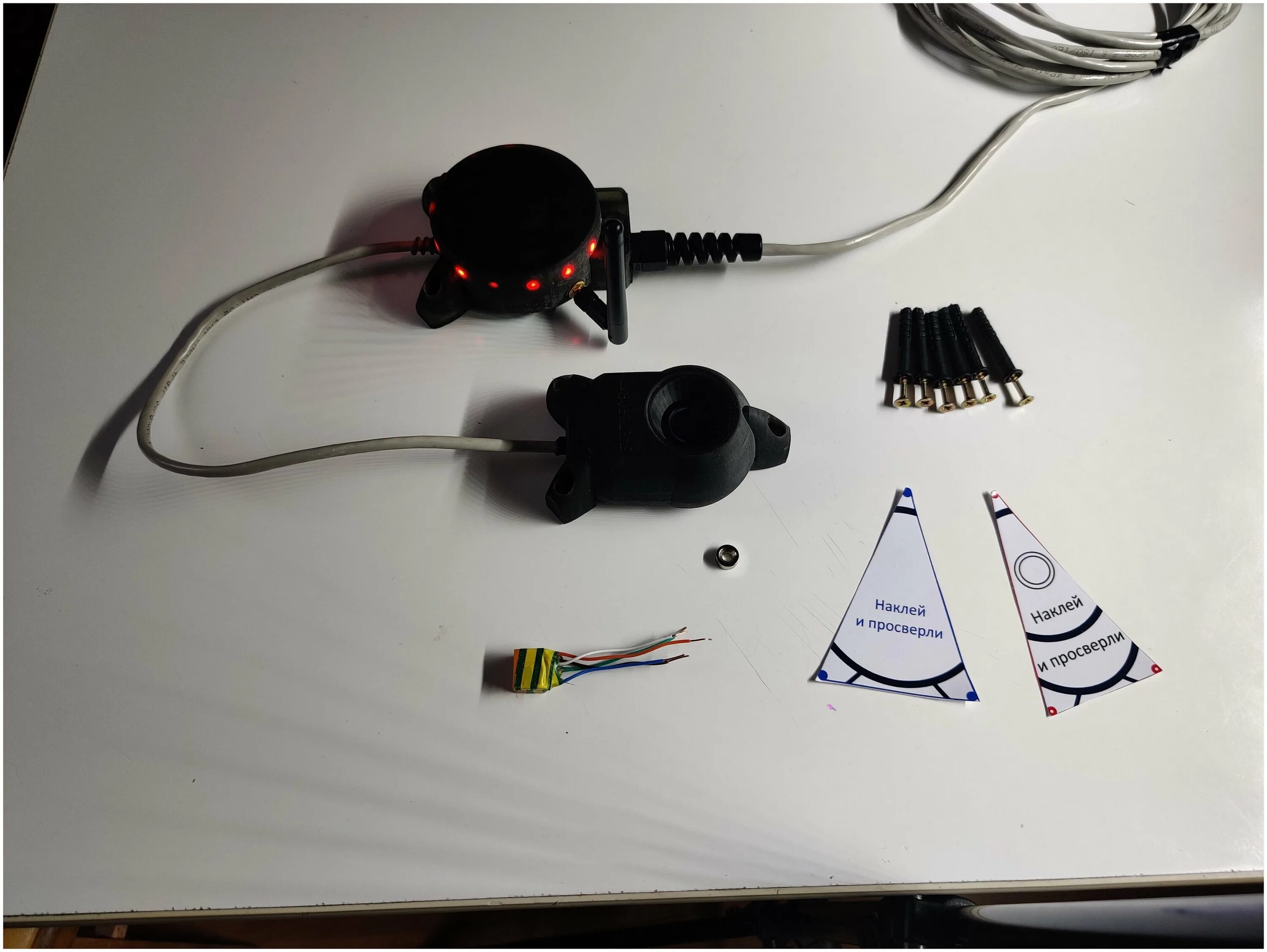 Датчик присутствия автомобиля. Фронтальный датчик присутствия автомобиля с индикатором s400f микком. Датчик присутствия автомобиля на парковке. Накладной датчик движения luxomat. Датчик присутствия автомобиля.