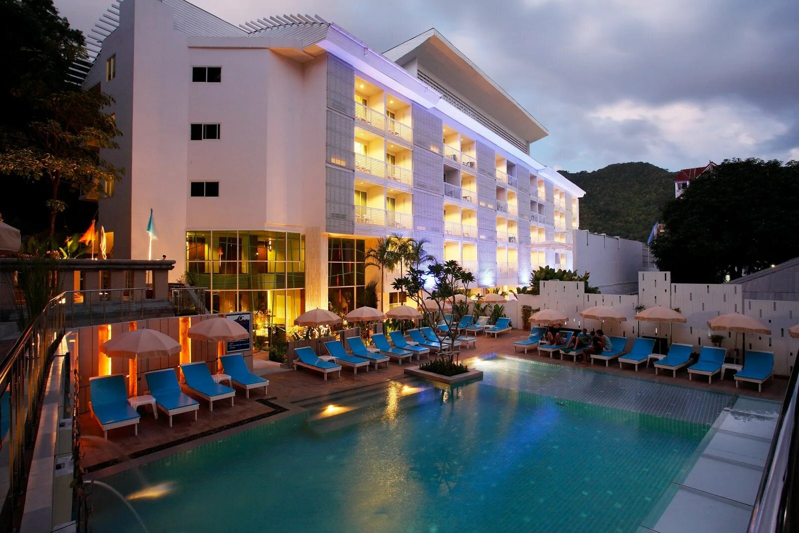 Пхукет peach hill resort 4. Peach hill resort 4. Тайланд пхукет пич хилл ресорт. Peach hotel. Пич хилл пхукет.