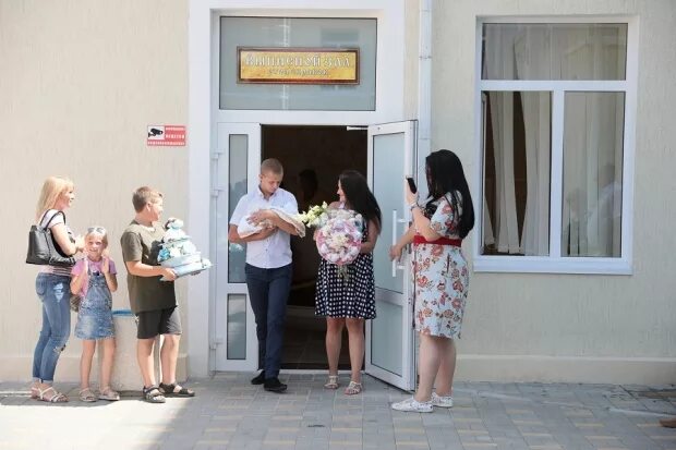 7 Роддом Волгоград. Роддом 7 Волгоград фото. Фотосессия 7 роддом Волгоград. Жаппакова 7 роддом Волгоград. Сайт роддома волгоград