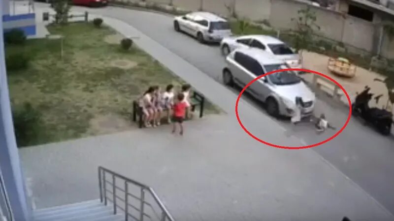 Увидели в машине зараженную девочку