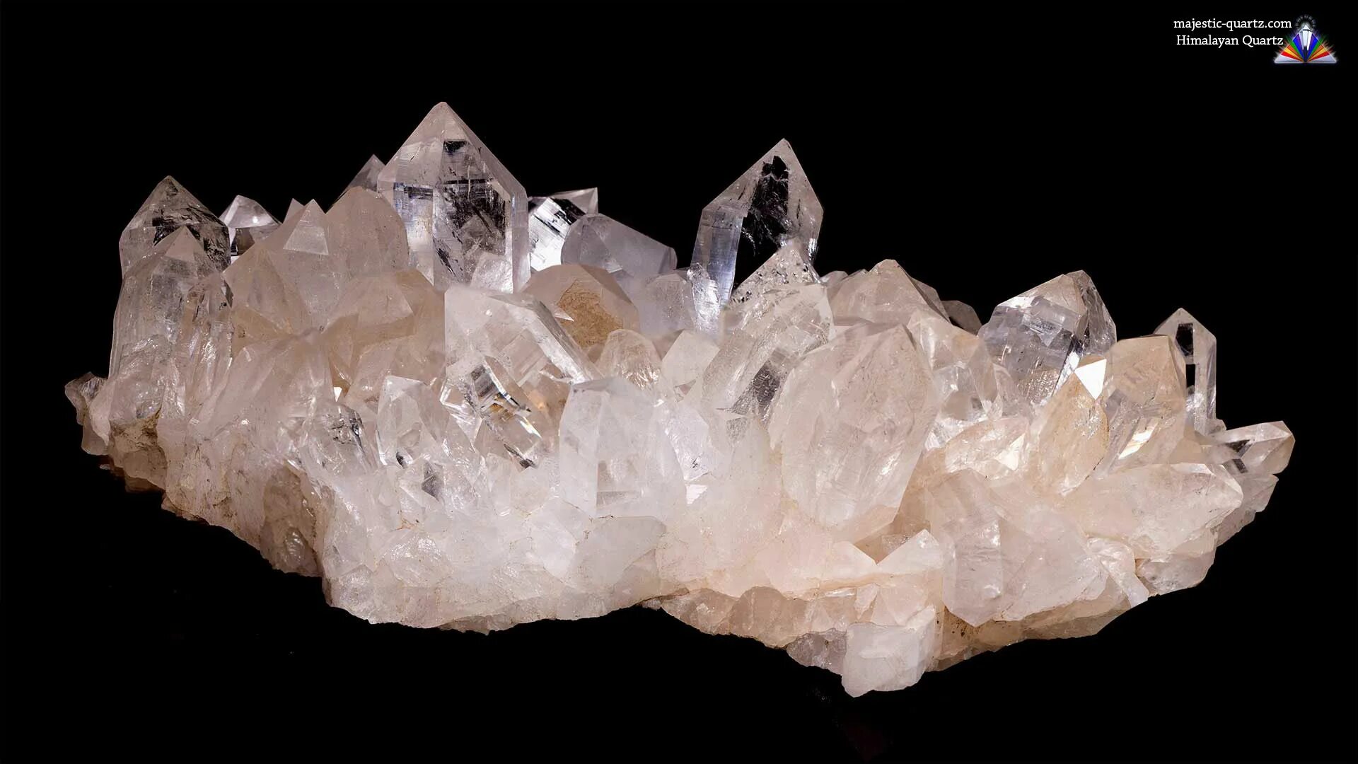 Кварцевые тела. Кварцевые тела. Белый кварц минерал горный. Milky quartz. Кристаллизованный кварц.