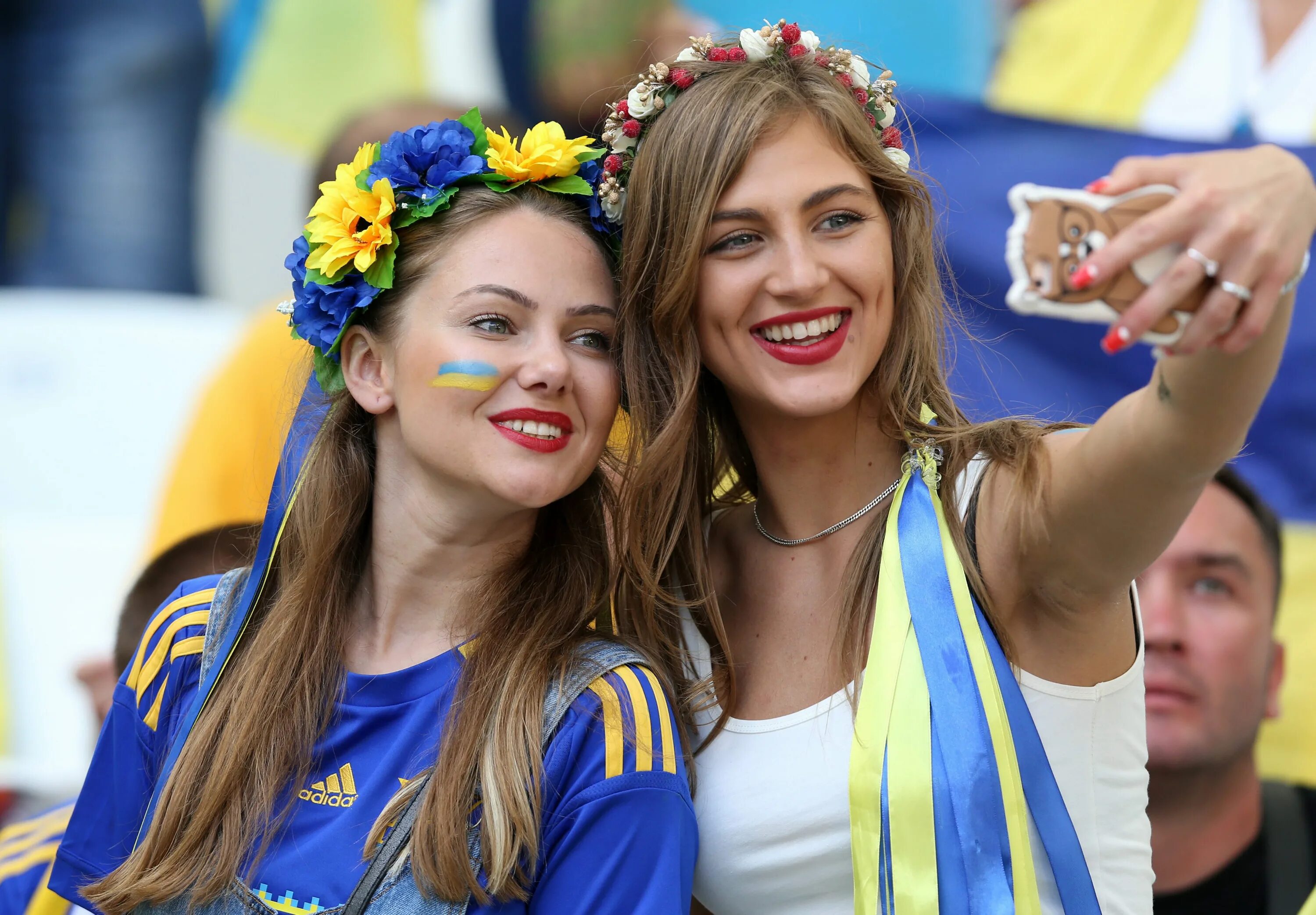 Почему украинки красивые. Красивые украинки. украинские девушки. российские девушки и украинские. украинцы женщины.