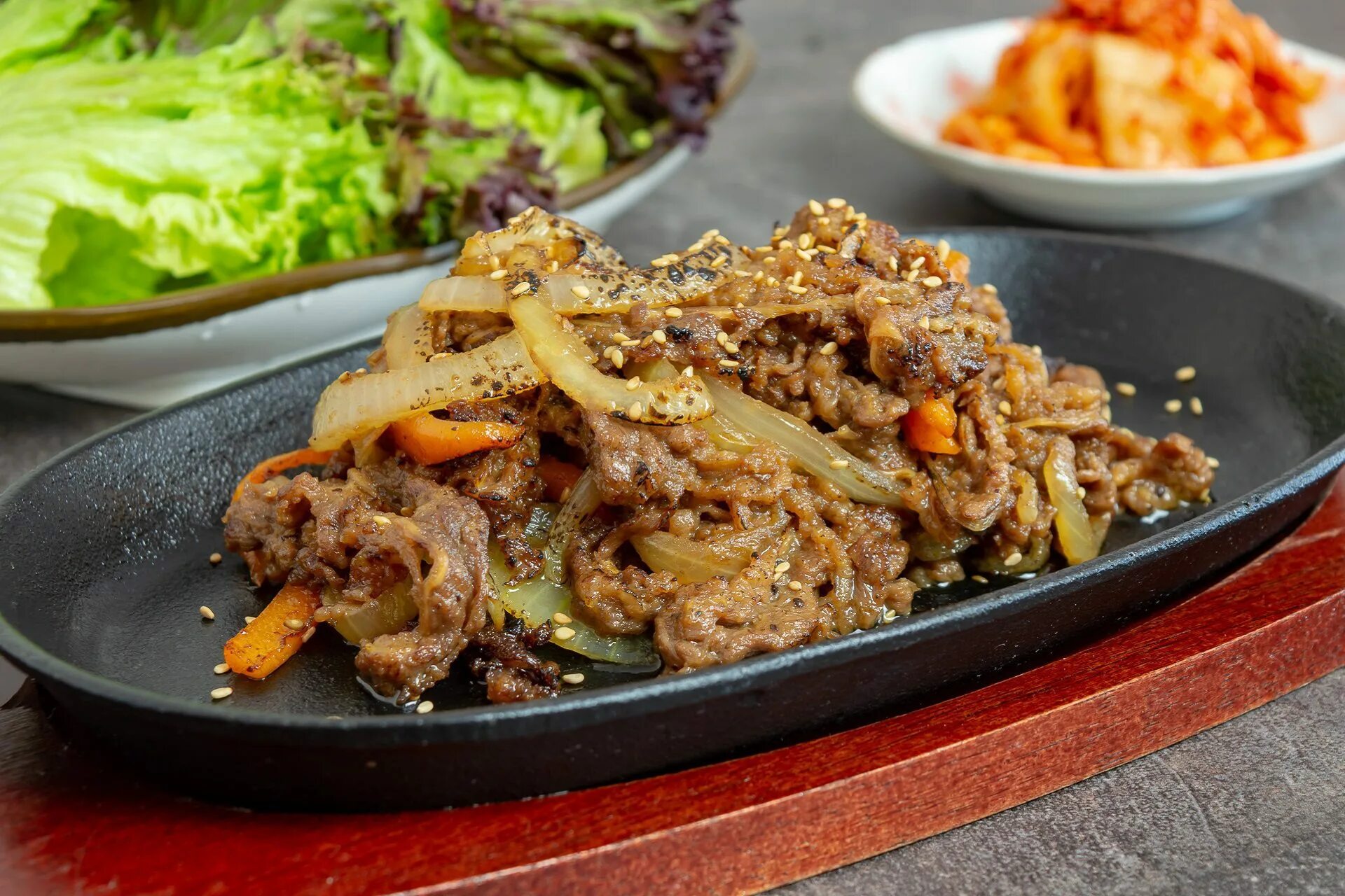 Мясо по корейски рецепт приготовления. Пулькоги топпаб. Пульгоги на корейском. Пулькоги Тукпеги. Булгоги корейская еда.