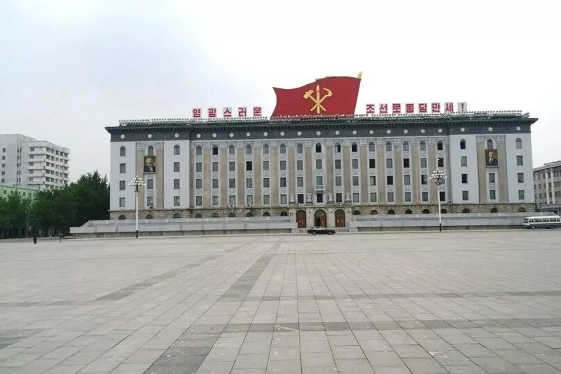 Area north. Пхеньян площадь. Здание правительства Северной Кореи. Пхеньян Главная площадь. Площадь КНДР.