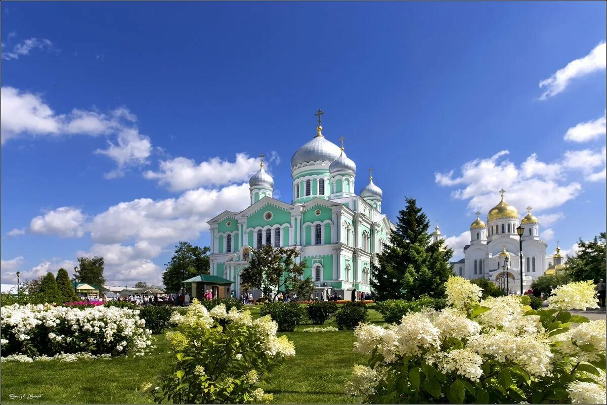 Свято троицкий дивеево. Свято-Троицкий Серафимо-Дивеевский женский монастырь. Дивеево Свято Троицкий Серафимо Дивеевский монастырь. Свято-Троицкий Серафимо-Дивеевский монастырь храмы.