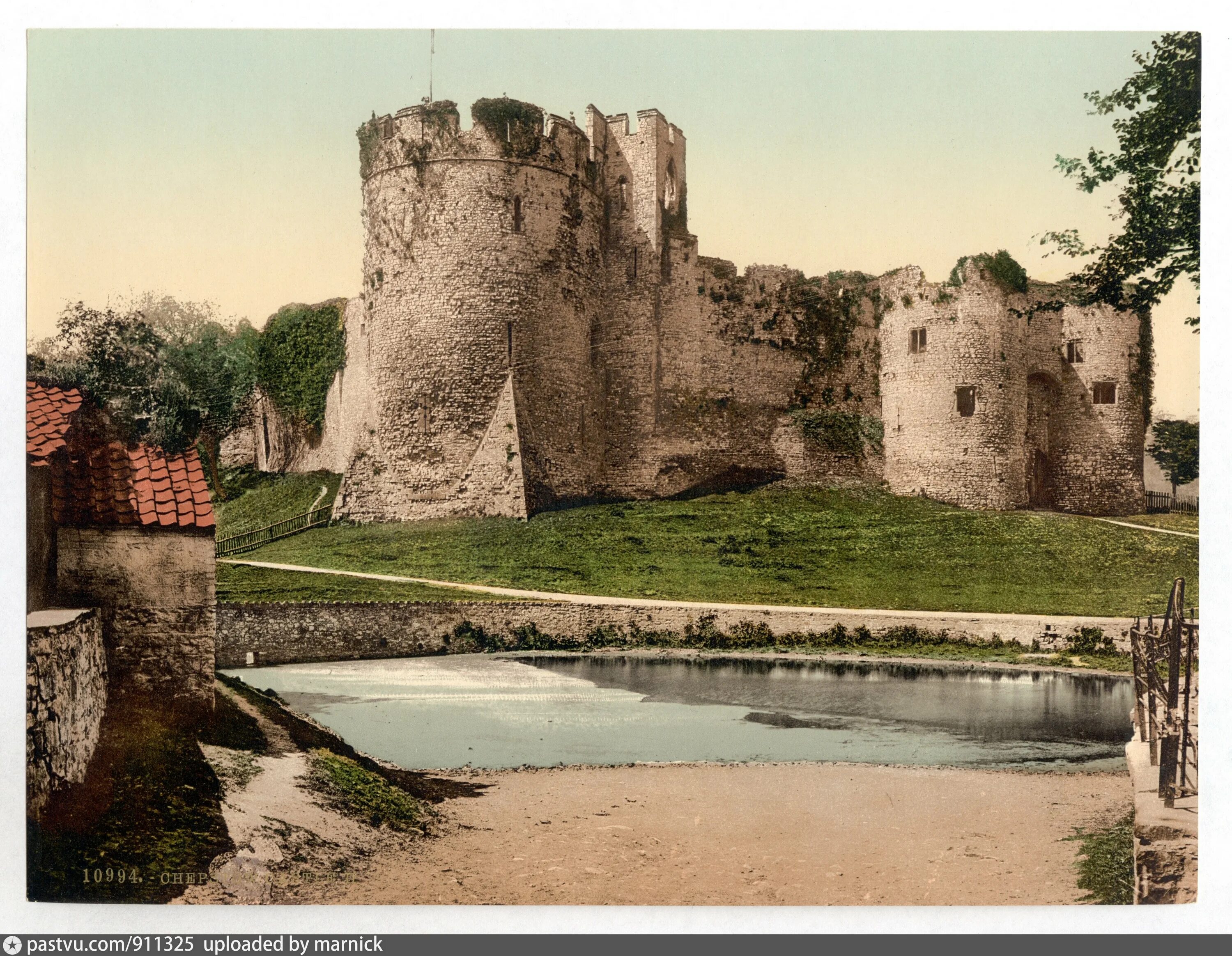Замок 9 века. Замок Чепстоу Уэльс. Замок Кидвелли. Замок Чепстоу реконструкция.