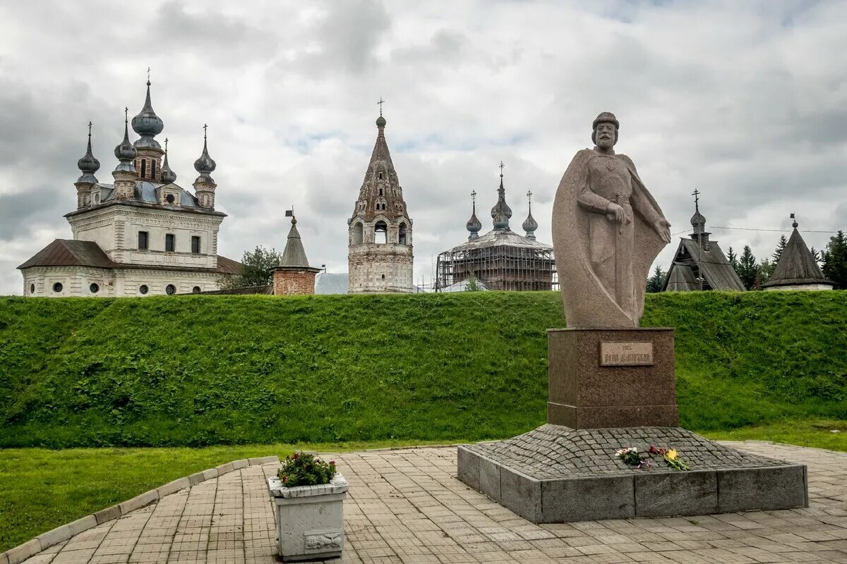 Юрьев польский 1 мая. Юрьев-польский. Юрьев-польский город. Памятник Юрию Долгорукому в Юрьеве-польском.