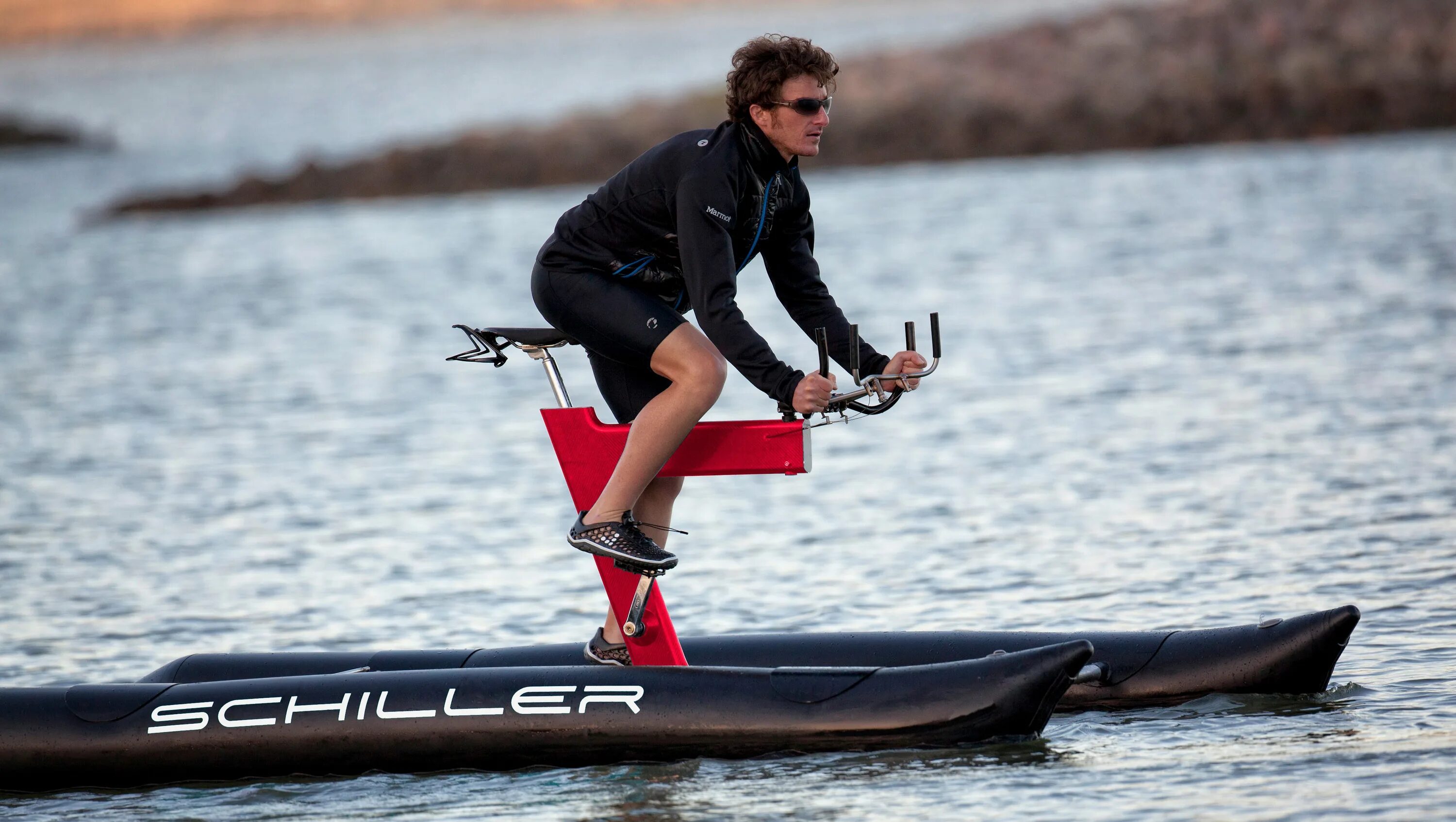 Водный велосипед Schiller. Водный велосипед manta5. Шиллер байк. Необычные плавсредства. Water bike