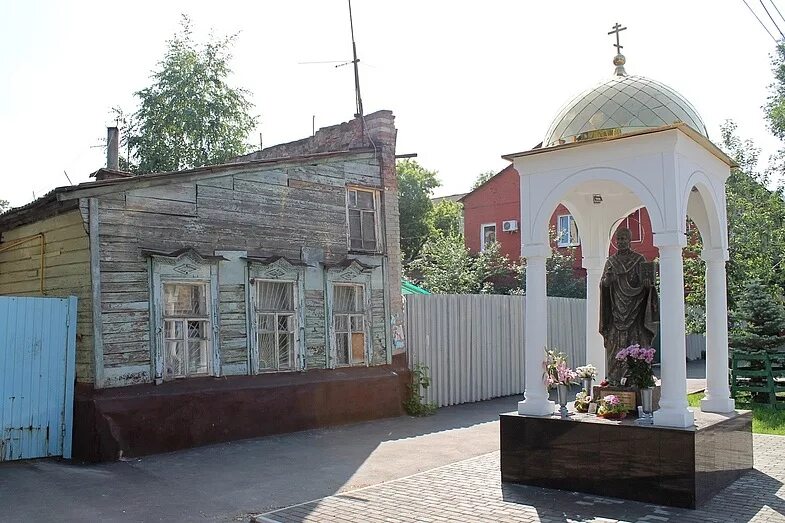 Дом зои в самаре. Памятник стояние зои самара. чкалова 84 самара стояние зои.