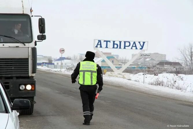 Погода в атырау на день. Атырау. Трасса Атырау Астрахань. Атырау погода. Атырау гололед.