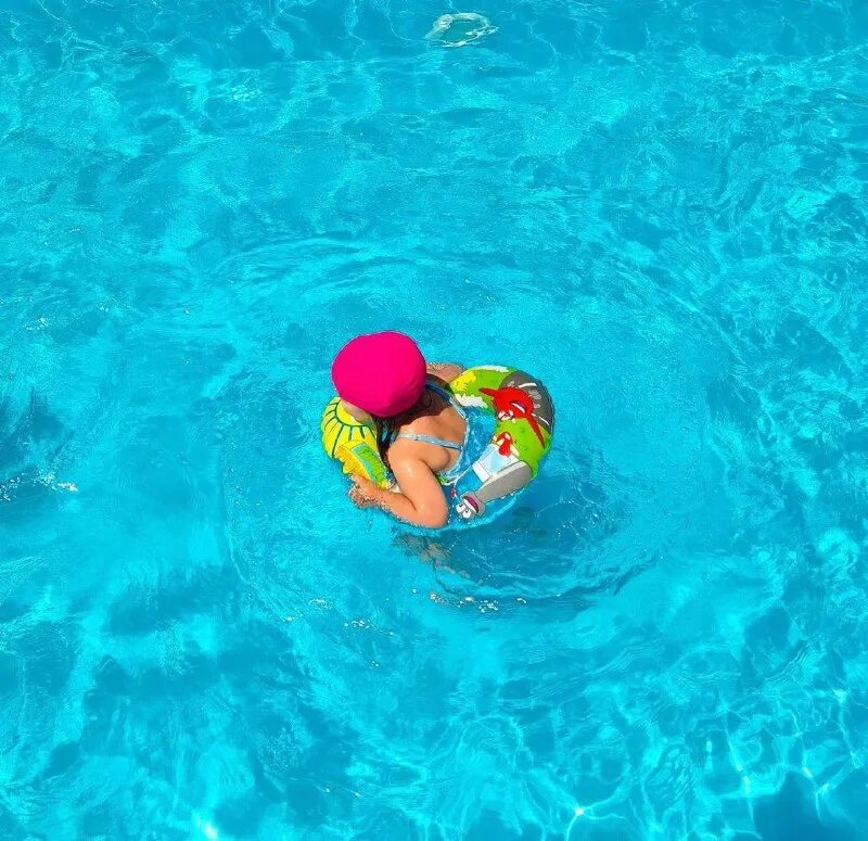 занятия плаванием для детей. тренер по плаванию. 20 часа в бассейне. 20 часа в бассейне. Aqua power аквааэробика.