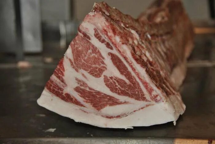 Мраморная свинина фото Rangers Valley Wagyu... I want this... In my mouth. NOW. Mmm!!!! Wagyu, Ranger,