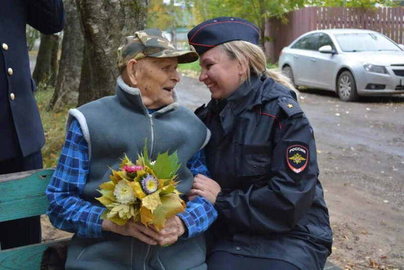 103 Летний ветеран. Полицейские. Полиция и пожилые. Полиция России добро.