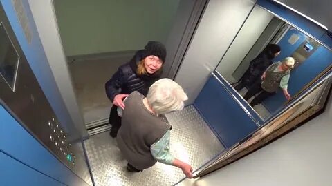 Портрет в лифте