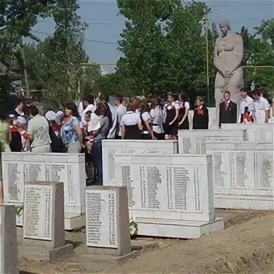 Котлубань. Братская могила Волгоград Самофаловка. Самофаловка Городищенский район Волгоградская область. Посёлок Самофаловка Волгоградская область. Посёлок Самофаловка Волгоградская область Городищенский район.