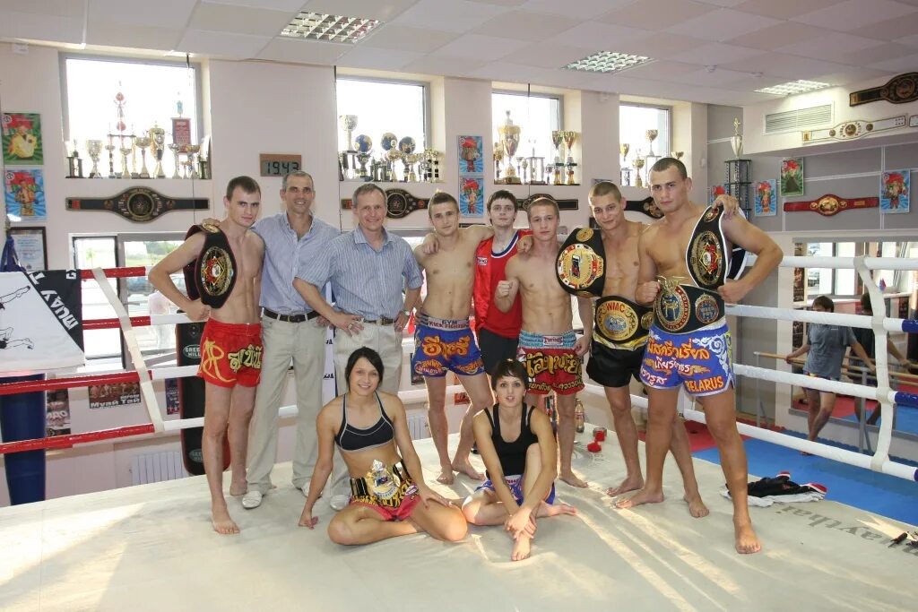 Файтер москва. Universal fighters москва. Москва велозаводская улица вл5с48 кинаш спорт. Универсал файтерс махачкала. Universal fighters логотип.