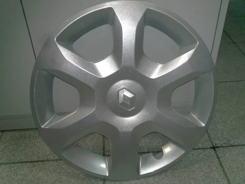 Колпак рено сандеро 16. Колпак колеса Renault 8200896012. Колпак колеса r15 Renault 8200778763 Renault Logan. Колпак колеса Renault r16 403152550r. Колпак колеса Рено Логан r14.