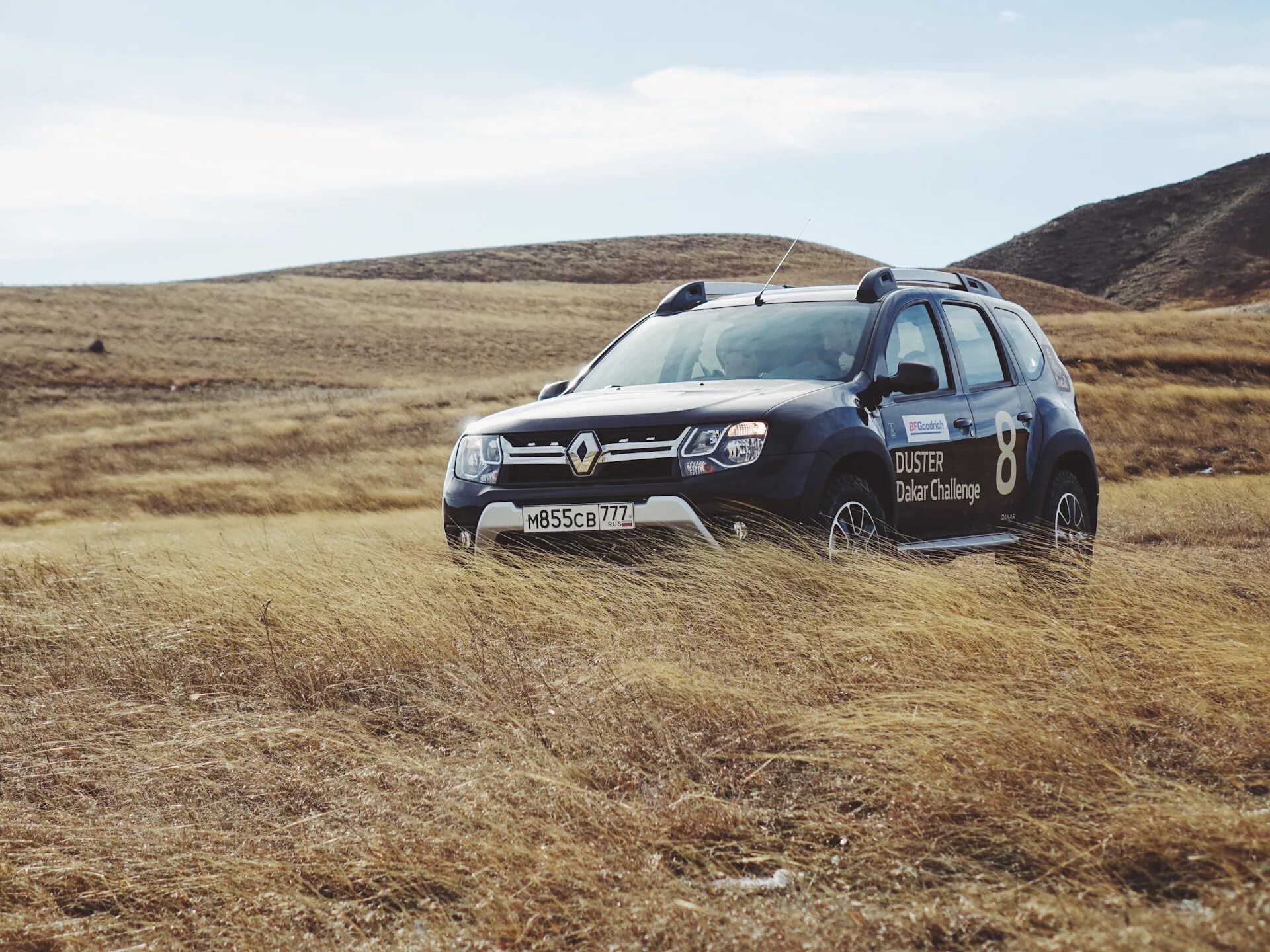 F4r дастер купить. Рено Дастер седан. Реклама Renault Duster. Дрифт Рено Дастер 2014 1 поколение. Дастер м923ат136.