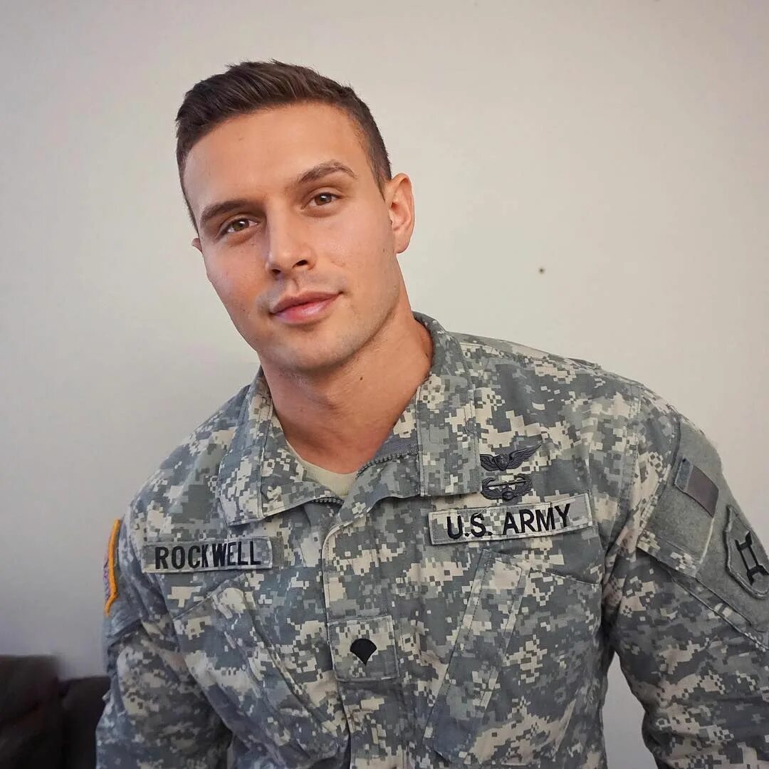Робин уокер. Военнослужащие мужского пола. Военнослужащие мужского пола. Военнослужащие мужского пола. Брэнт догерти.