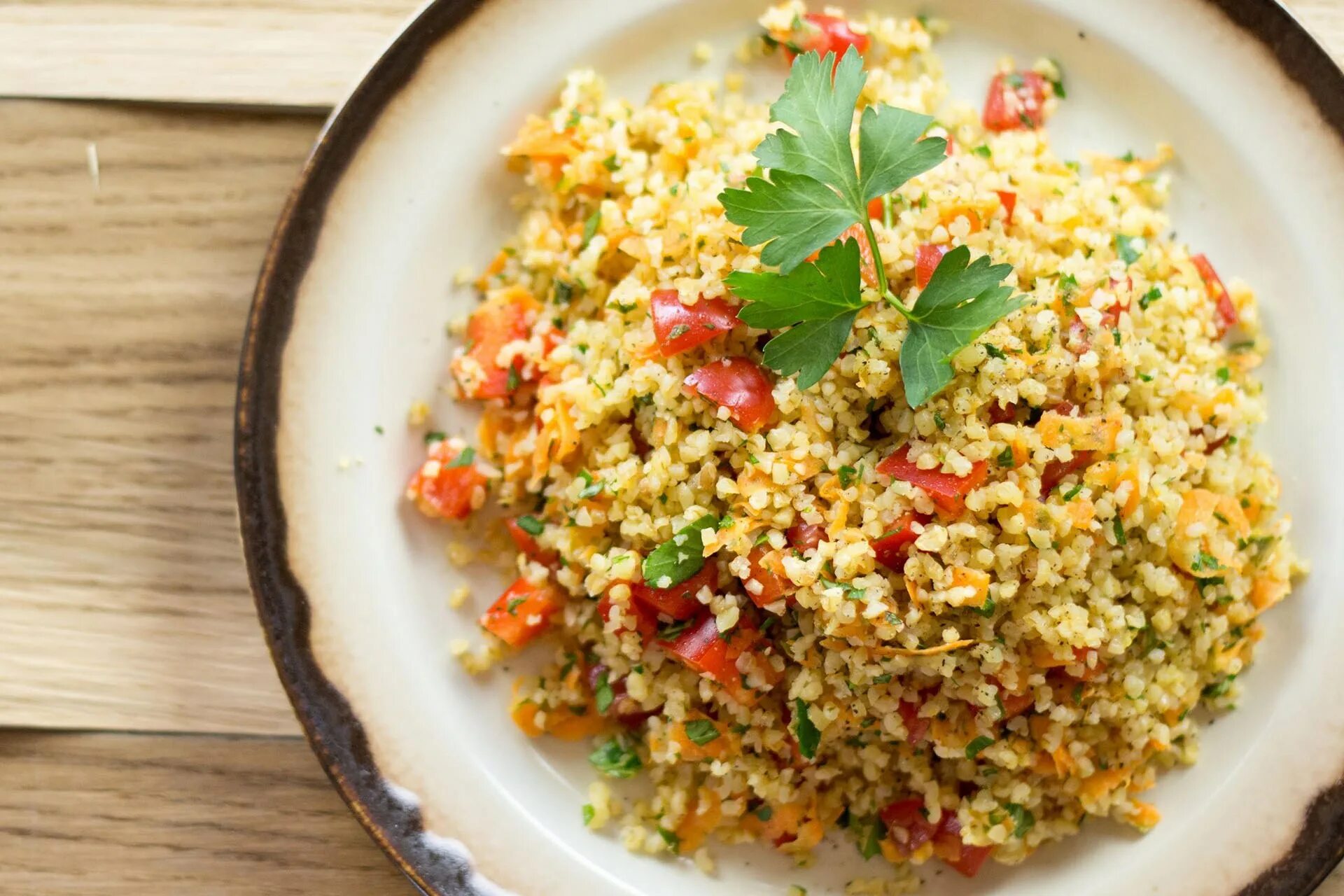 Вкусный булгур. Киноа булгур. Гарнир киноа булгур. Bulgur Quinoa рагу. Табуле с курицей и овощами.