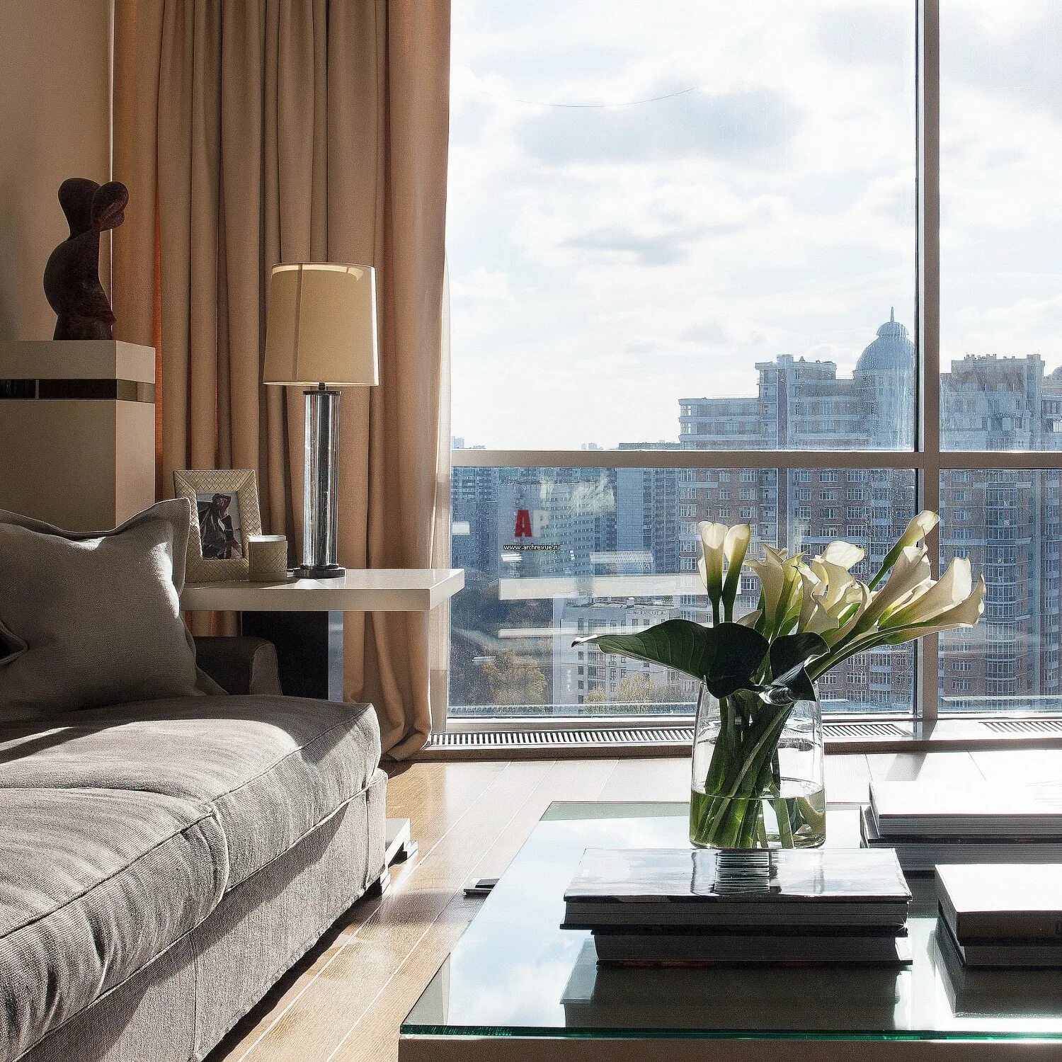 In New York, a Falling Market for Trophy Homes in the Sky - The New York Times