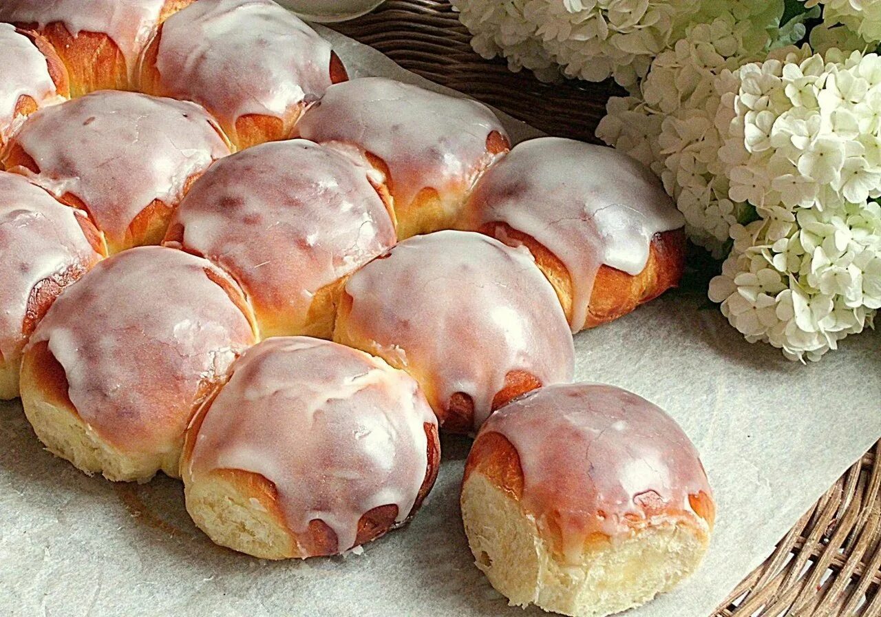 Японские моти дайфуку. Вагаси моти десерт. Моти корейская сладость. Сладкая выпечка. Красивые и вкусные булочки.