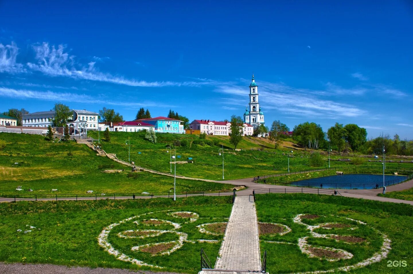 В каком городе находится елабуга. Елабуга достопримечательности. Площади 1000-летия Елабуги. Елабуга Центральная площадь. Сквер 1000 летие Елабуги.