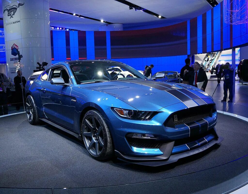 Мустанг шелби цена. Форд Мустанг gt 2015. Shelby gt350r. Форд Мустанг Шелби 2015. Mustang gt350 2015.