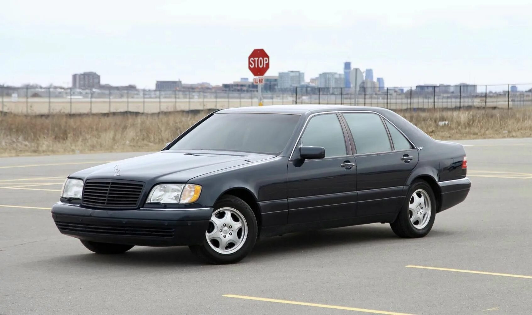 W140 s600 v12. Мерседес 140 600. Мерседес Бенц s600 w140. Мерседес w140 s600. 140 Мерседес s600.