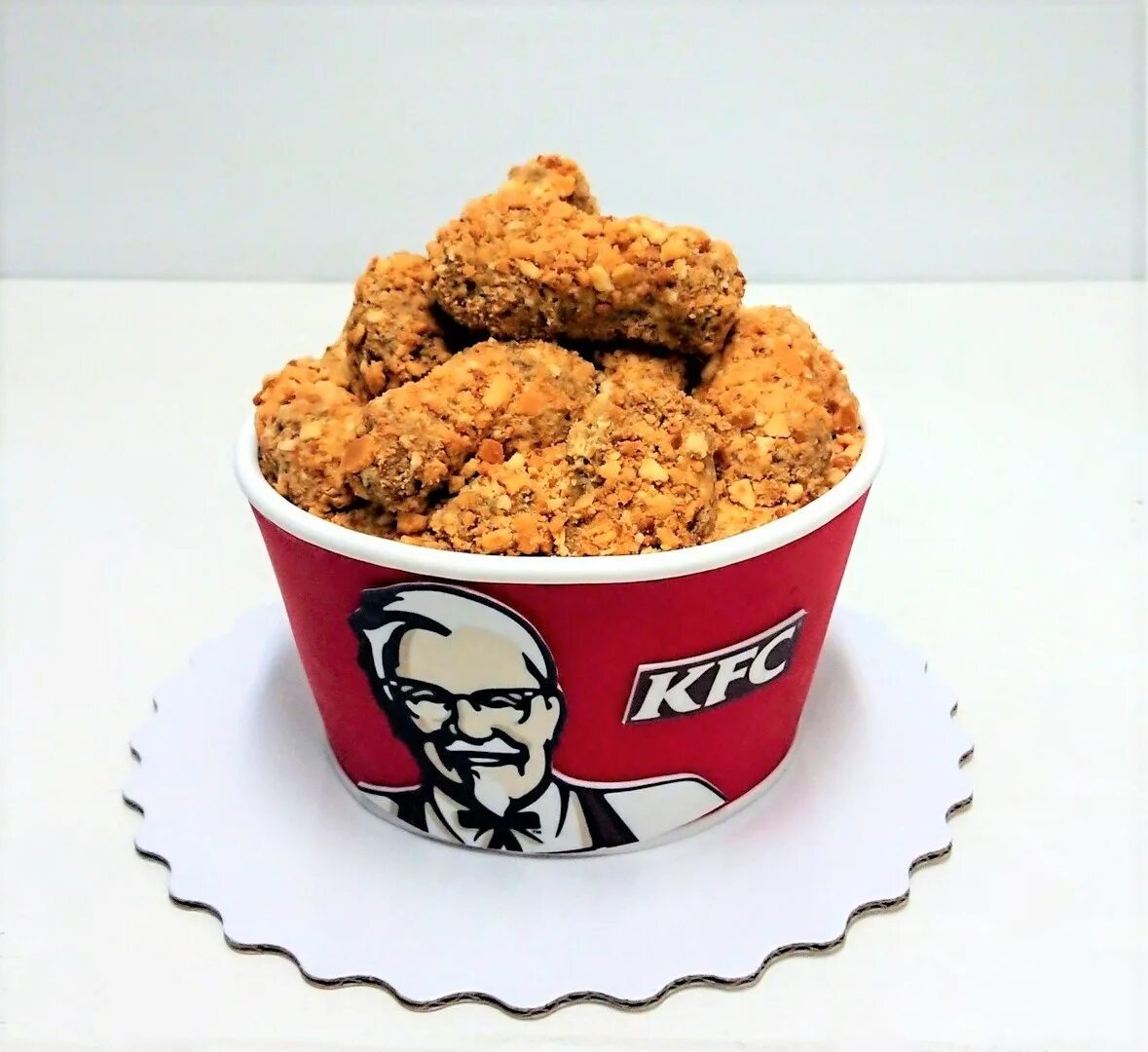 The vault kfc. Торт КФС ведро. Торт Баскет КФС. Торт 3 д КФС ведро. Торт из KFC.