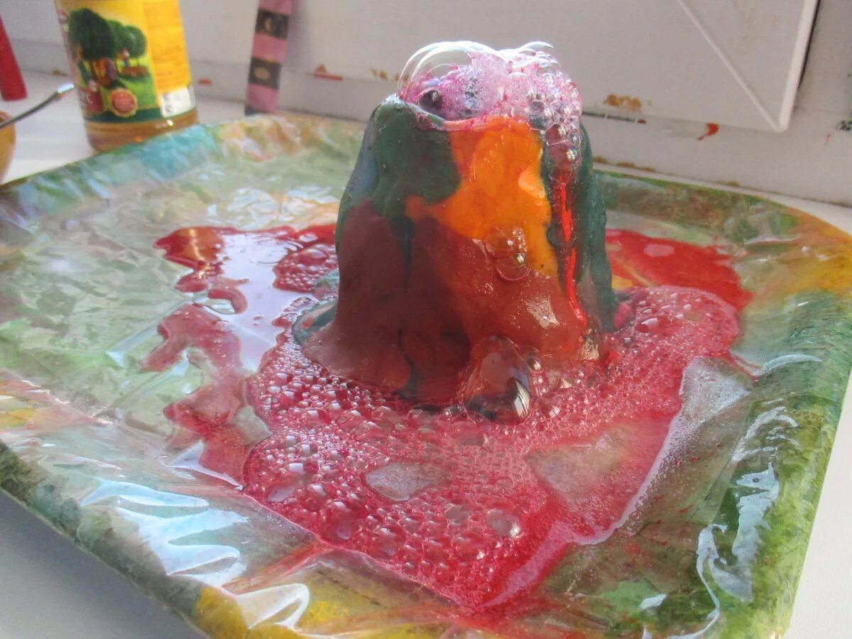 Макет вулкана для опыта. Эксперимент вулкан. Эксперимент вулкан. Опыт извержение вулкана. Эксперимент вулкан.