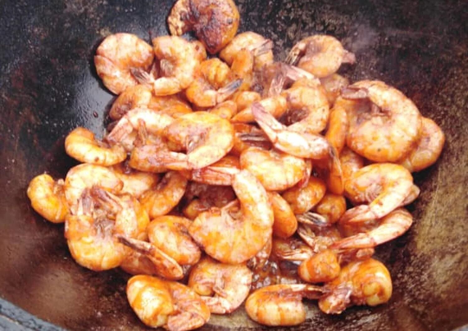 жареная говядина в казане. бараньи шкварки. гусь в казане на костре. жареные в казане. жареные в казане.