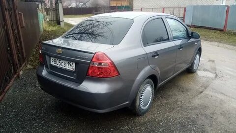 Серый седан