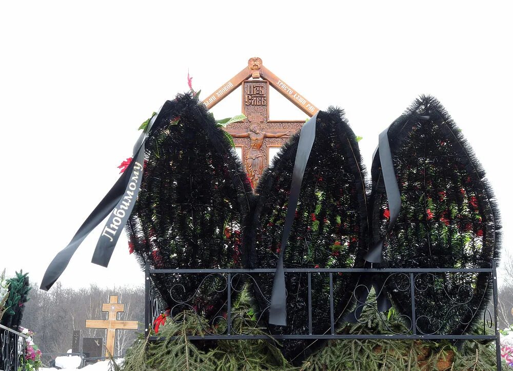 Могила мавроди. Памятник мавроди на троекуровском. Могила мавроди. Памятник мавроди фото. Памятник мавроди.