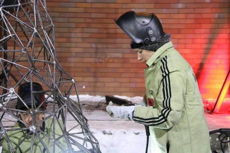 сварщик сделал. сварочные скульптуры. робот сварщик. сварщик сделал. броня из металлолома.