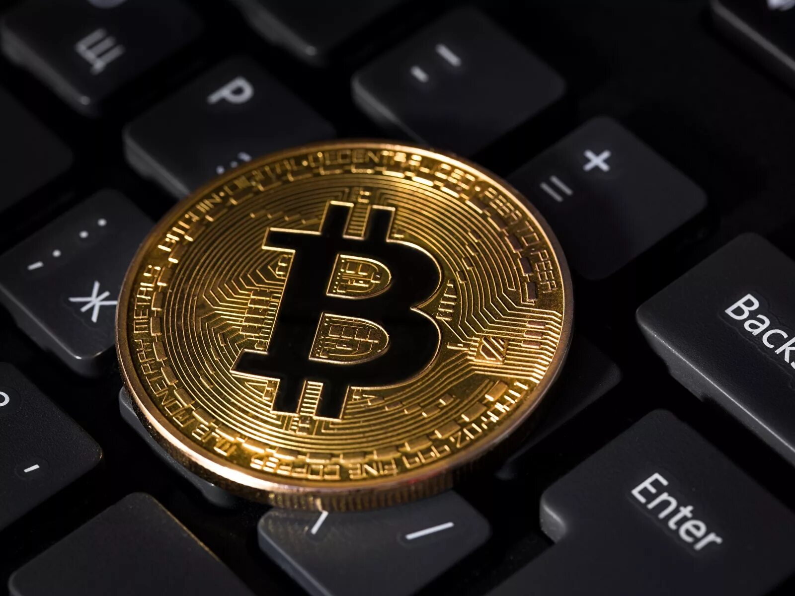 Электронные деньги биткоин. Биткоин обложка. биткоин. криптовалюта картинки.
