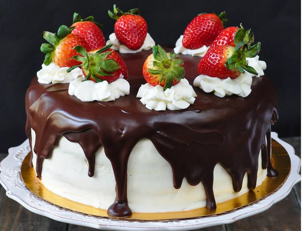 Какой торт можно купить. Красивые торты. Очень красивые торты. Красивое украшение торта. Красивый шоколадный торт.