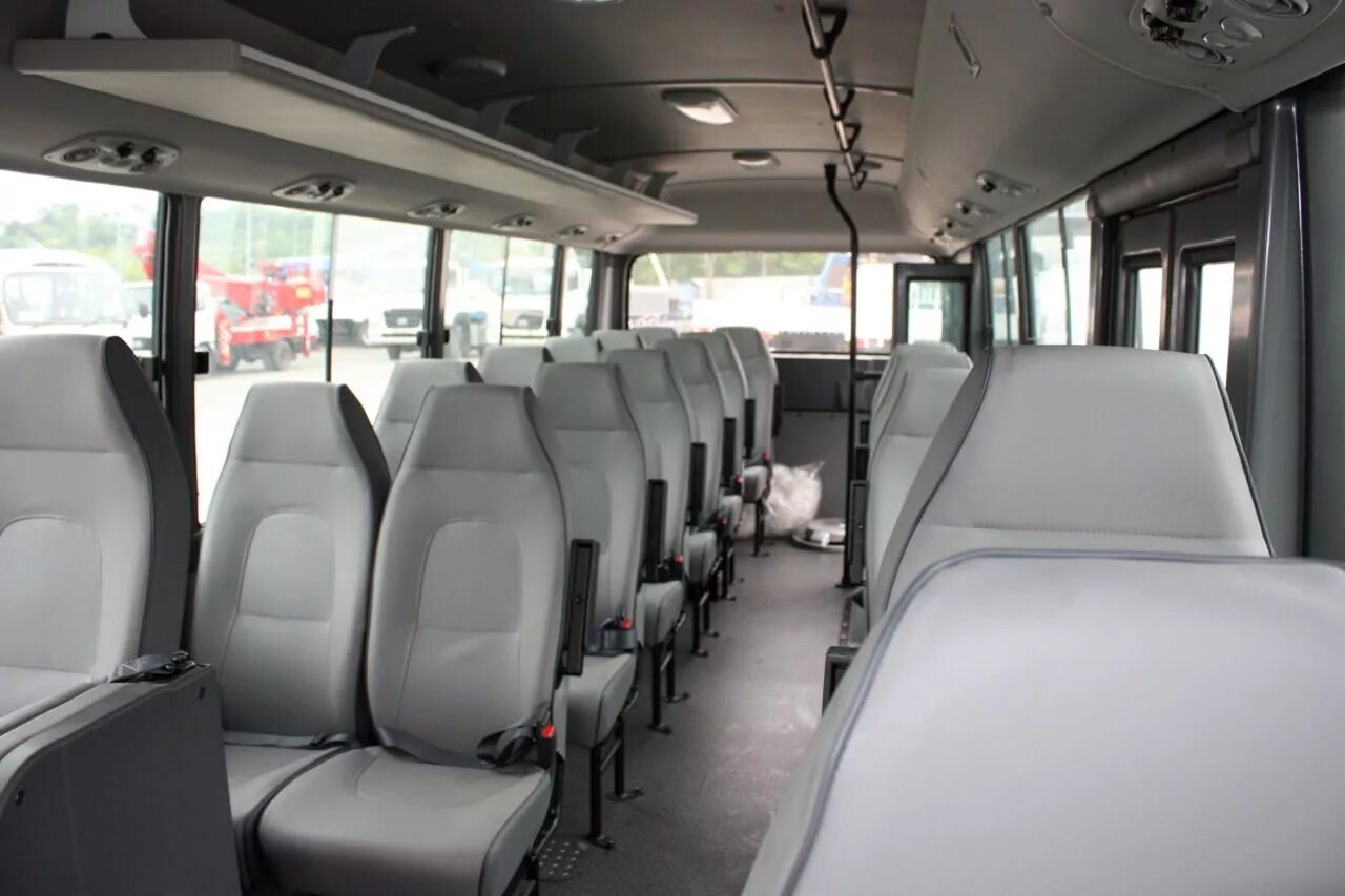 Автобус хендай места. Hyundai county (мест: 25). hyundai county 2014. hyundai county 28 места. hyundai county салон.