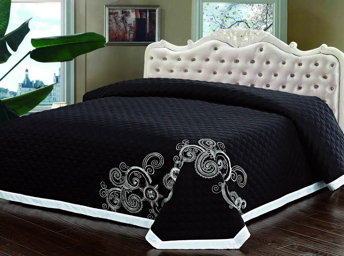 темные покрывала на кровать. черное одеяло. темные покрывала на кровать. черное покрывало на кровать. черный плед на кровать.