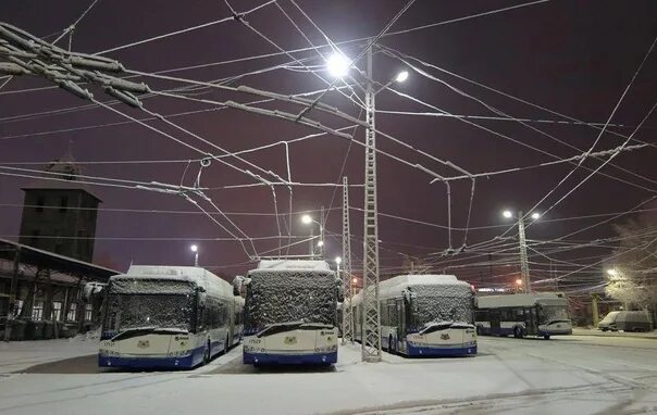 Троллейбусный парк могилев. Троллейбусные парки зимой.
