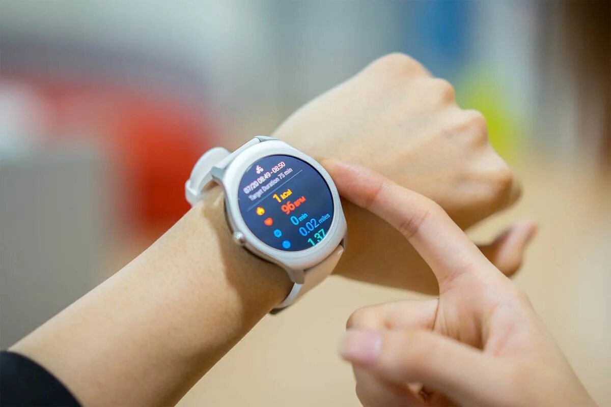 Watch talk go. Ticwatch 2. китайский часов эпл. 1:1 apple watch китай. apple watch 8.