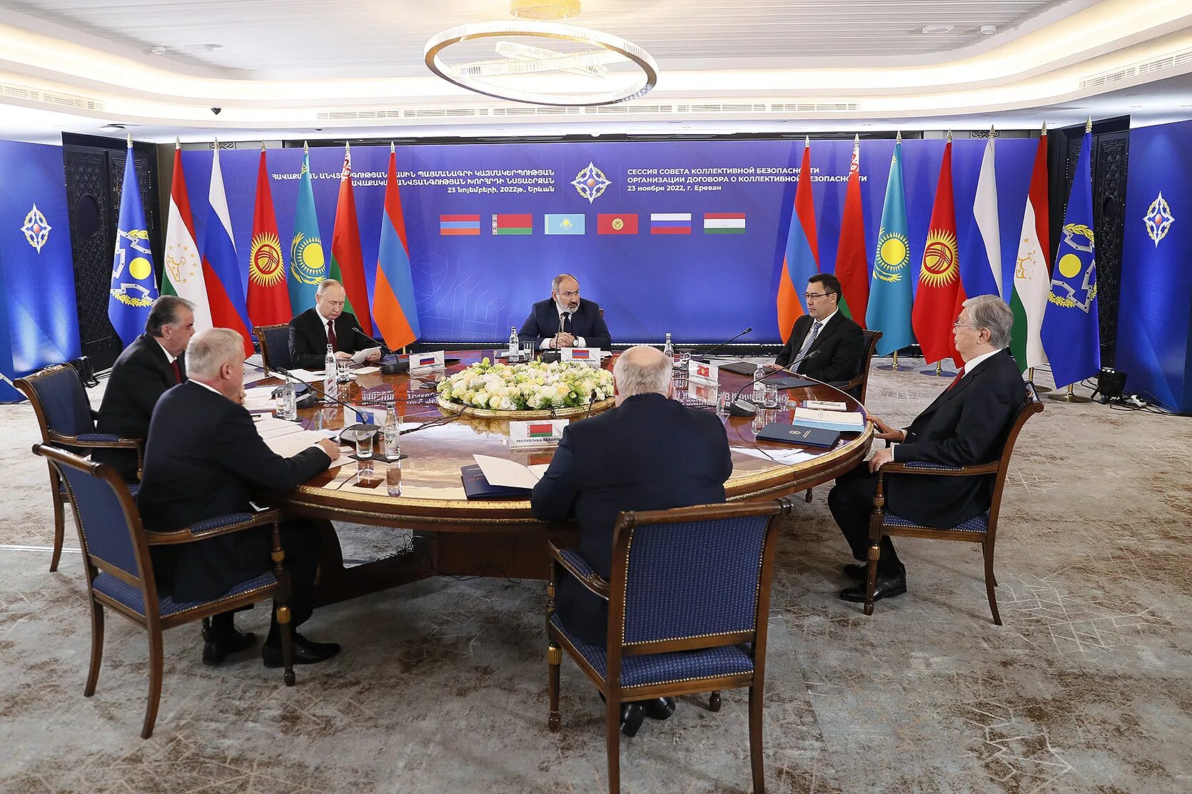 Саммит одкб в ереване 2022. Саммит одкб в ереване 2022. Одкб ереван 2022. Песков одкб. Заседание одкб пашинян.