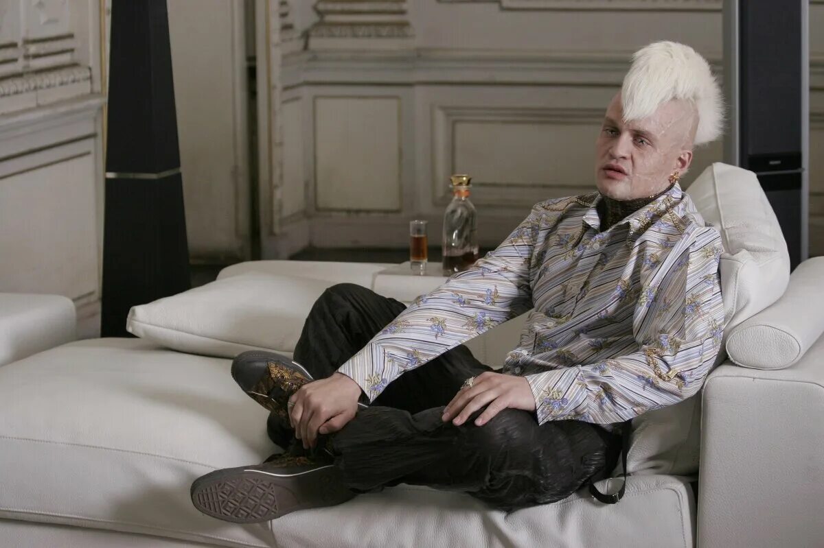 Артур смольянинов нирвана. Нирвана 2008. Нирвана фильм 2008. Владимир сороколита актер. Нирвана игорь волошин 2008.