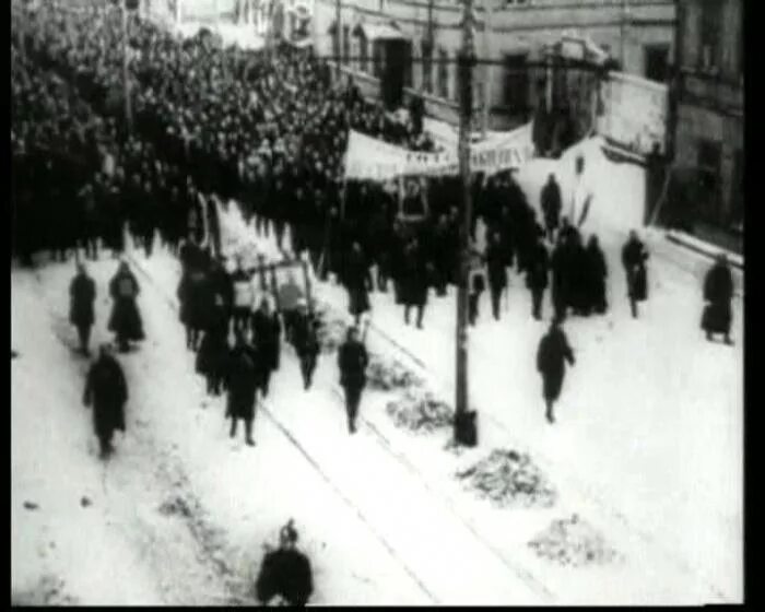 Кровавое воскресенье москва. 9 Января 1905 кровавое воскресенье. Кровавое воскресенье 1905. Расстрел мирной демонстрации 9 января 1905 году. Шествие к зимнему дворцу 9 января 1905.