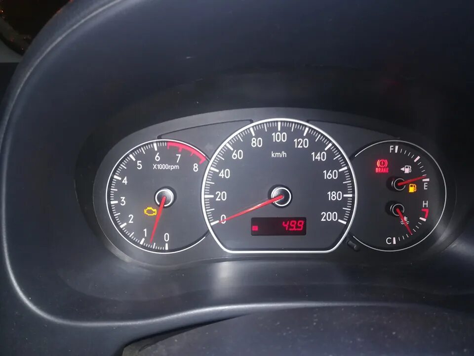 Чек на Сузуки sx4. Suzuki sx4 check двигателя. Сузуки сх4 тахометр. Приборка Suzuki sx4.