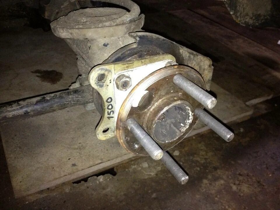 Здт классика 2 суппорта. Задние дисковые тормоза на ваз 2106. 2106 задние дисковые тормоза. Суппорта ваз 2107 на здт. Здт на ваз 2106.